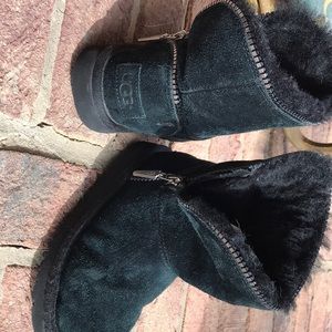 Size 10 Toddler/Little Girl Black UGGS!